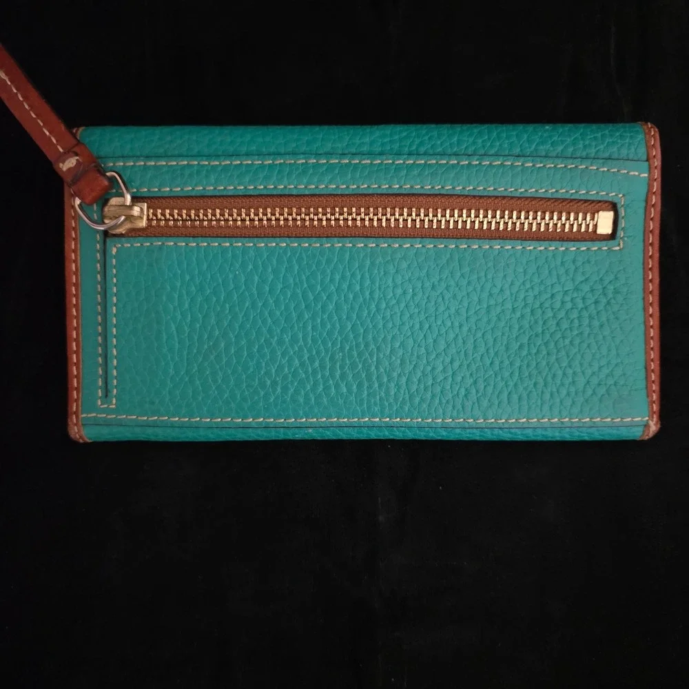 Dooney & Bourke Pebble Grain Leather Continental Clutch Wallet Spearmint NICE
